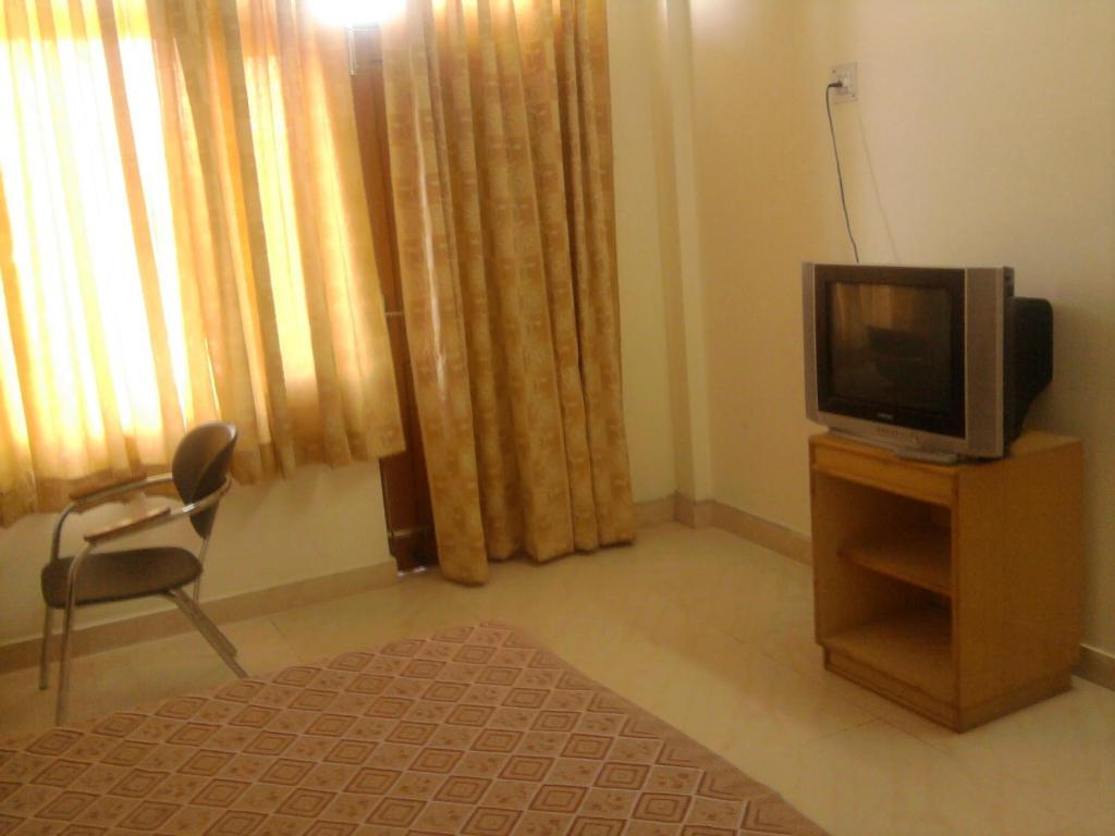 Sapphire Inn Bhimtal Bagian luar foto