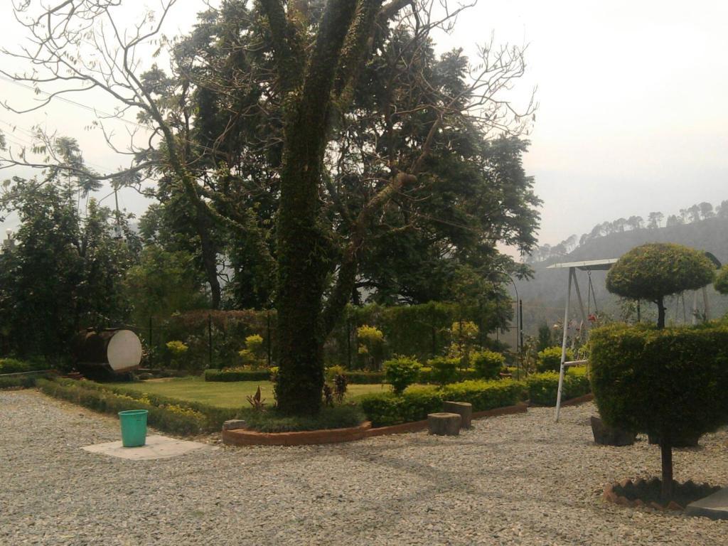 Sapphire Inn Bhimtal Bagian luar foto