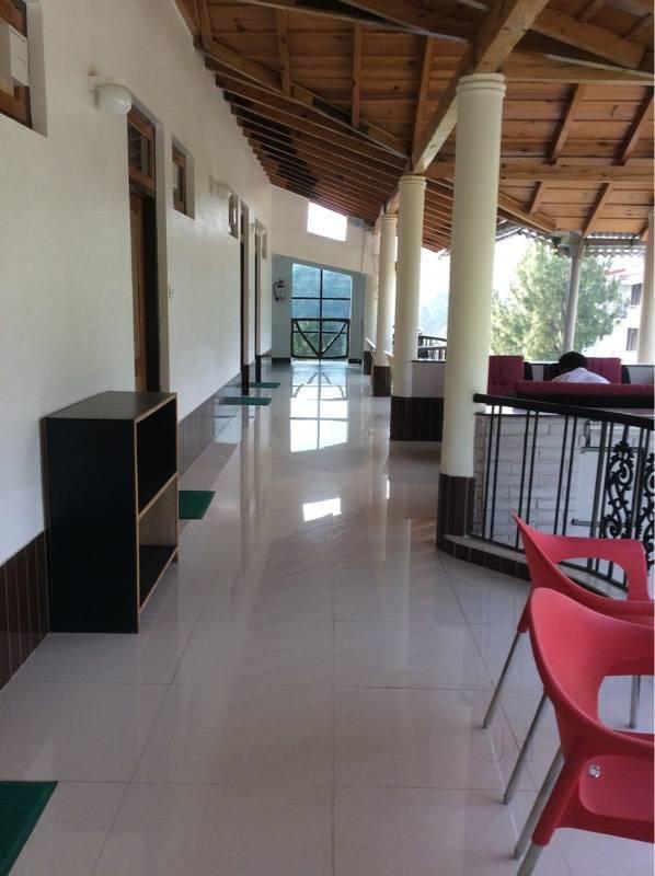 Sapphire Inn Bhimtal Bagian luar foto