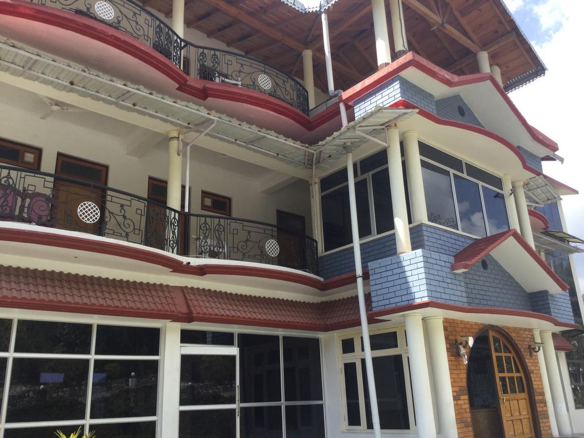 Sapphire Inn Bhimtal Bagian luar foto